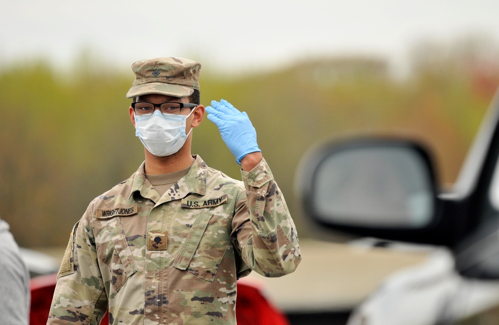 Delaware National Guard assists Food Bank of Delaware