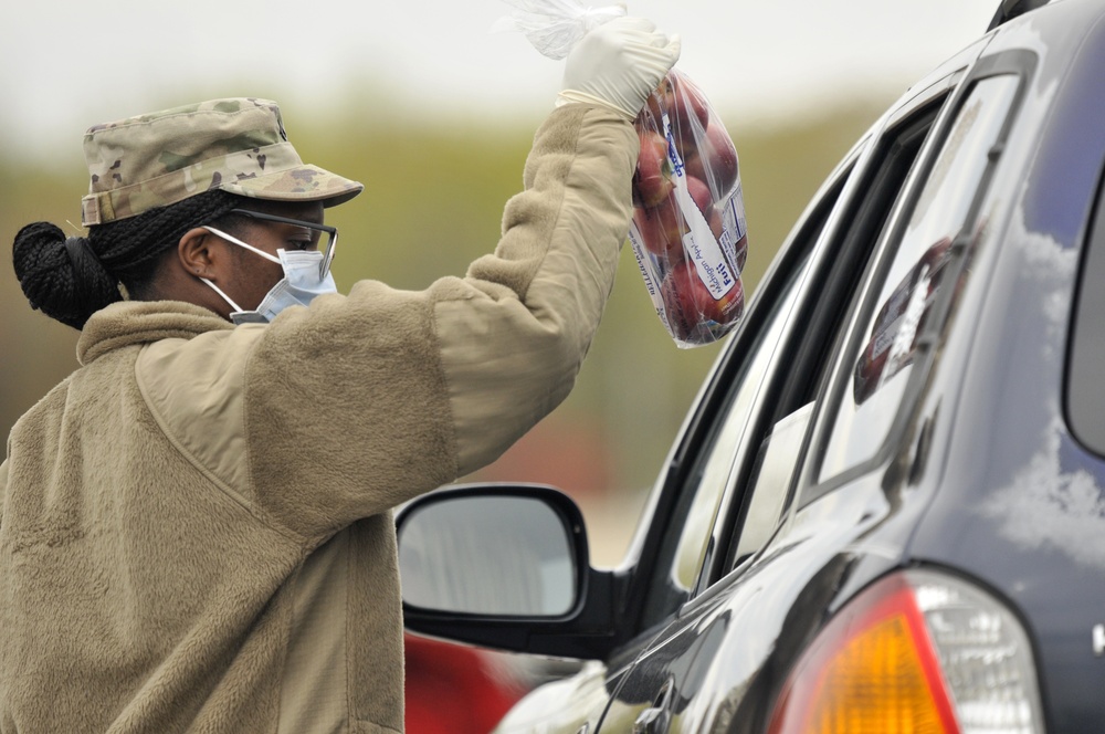 Delaware National Guard assists Food Bank of Delaware