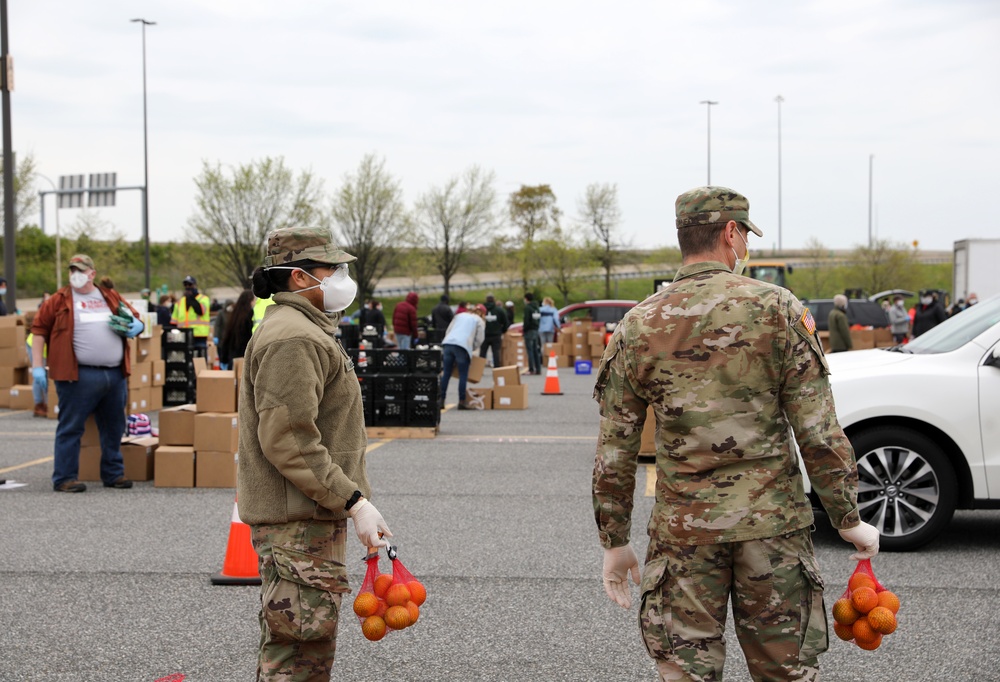 Delaware National Guard assists Food Bank of Delaware