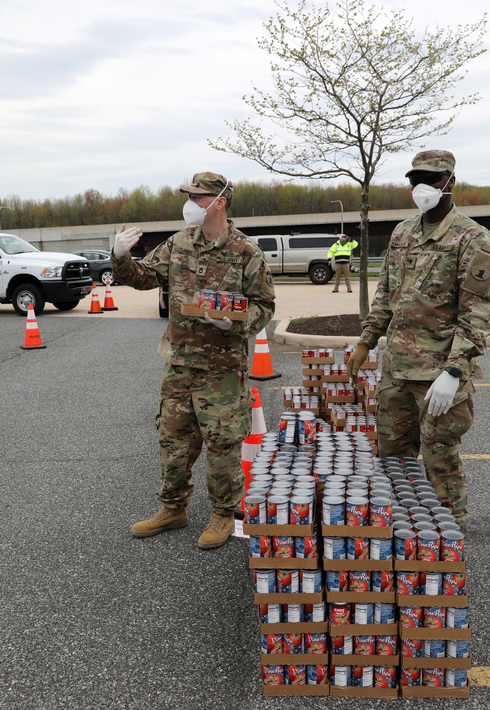 Delaware National Guard assists Food Bank of Delaware