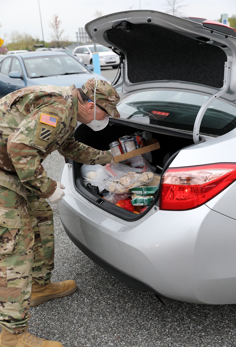 Delaware National Guard assists Food Bank of Delaware