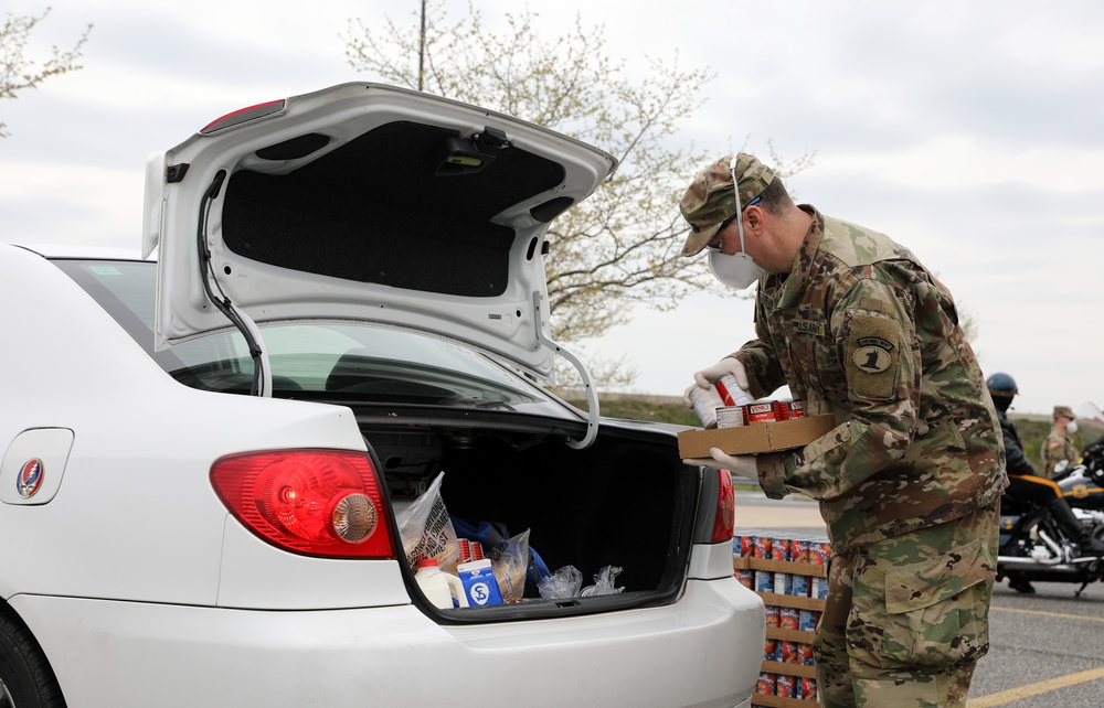 Delaware National Guard assists Food Bank of Delaware