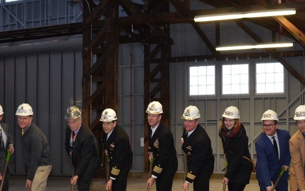 Submarine Learning Center Brings Submarine Training to PNSY
