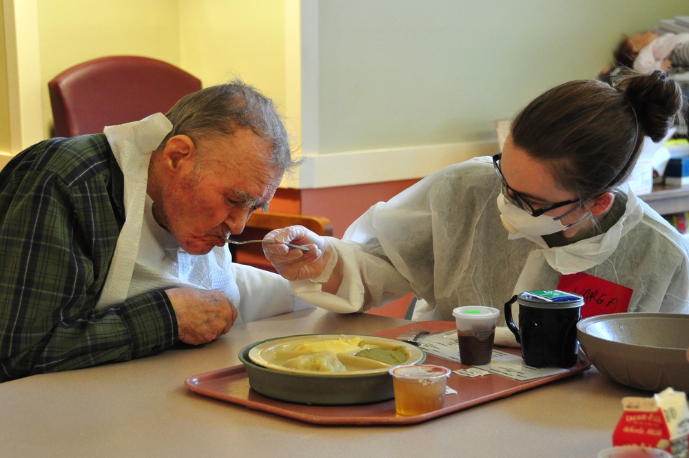 New Jersey National Guard medics and support staff deploy to New Jersey Veterans Memorial Home at Menlo Park