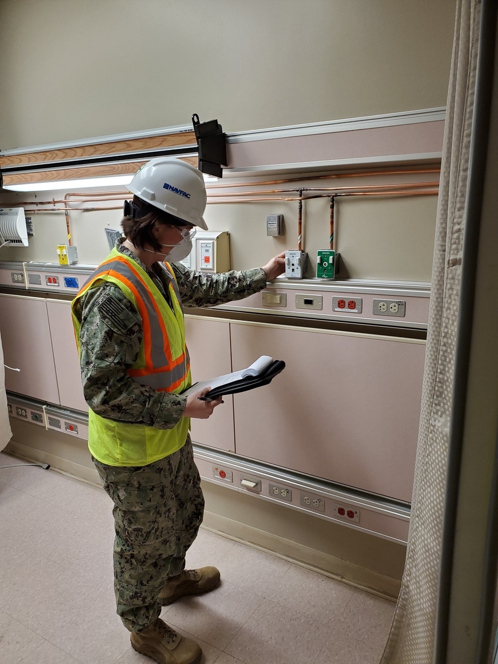 Navy Officer Helps USACE Create Alternate Care Facility In Chicago For COVID-19 Patients
