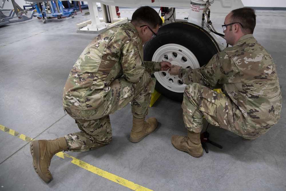 9,000th F-35 Maintainer graduates training program
