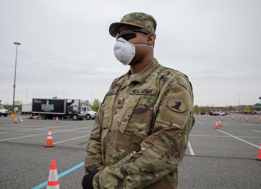 Delaware National Guard assists Food Bank of Delaware