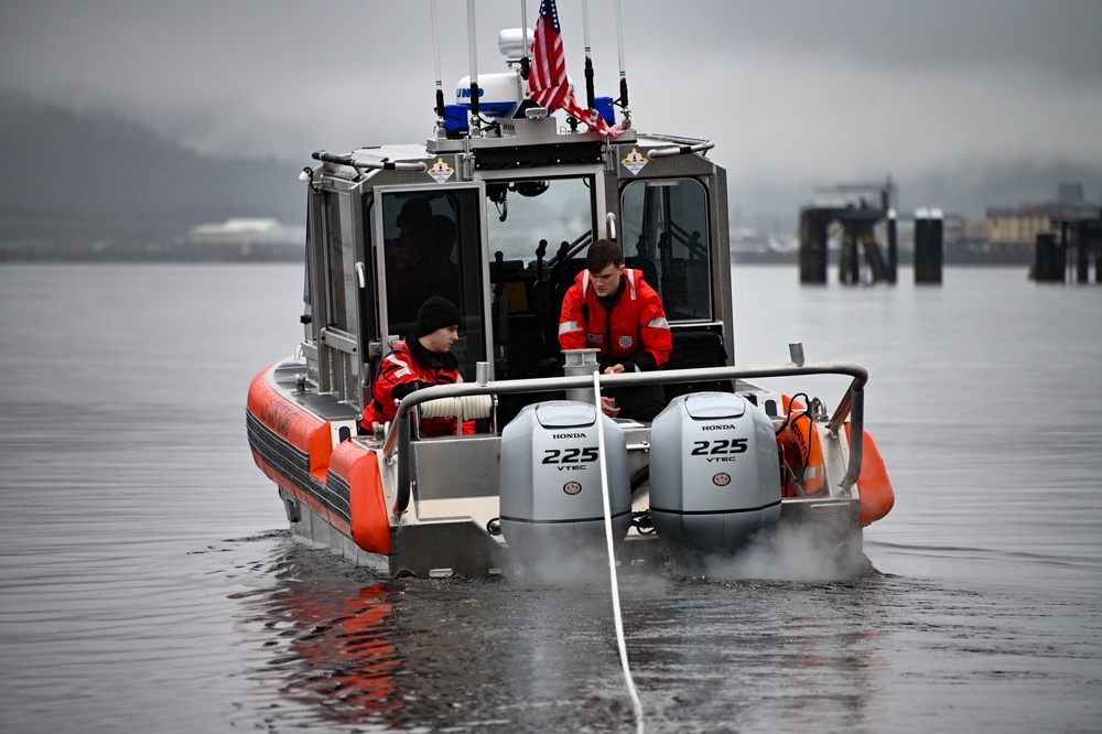 Station Ketchikan boat crews conduct tow training, Alaska