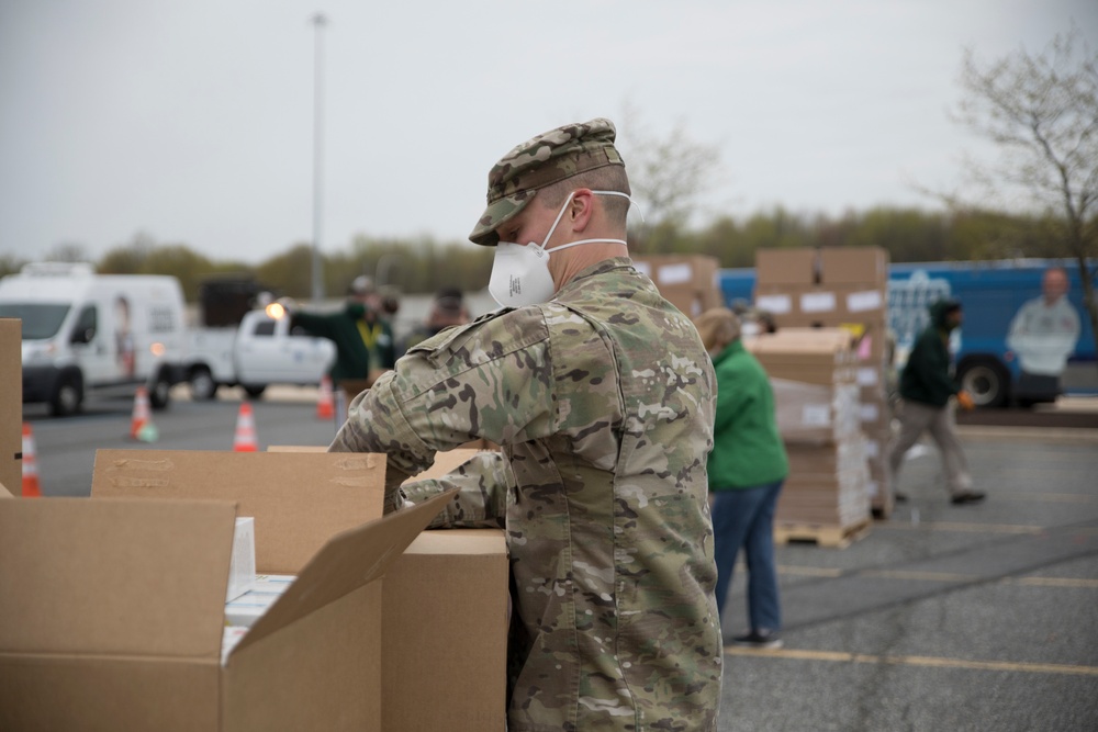 Delaware National Guard assists Food Bank of Delaware