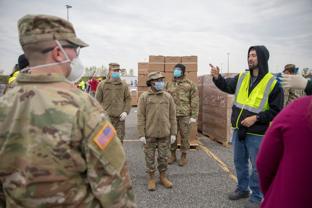 Delaware National Guard assists Food Bank of Delaware