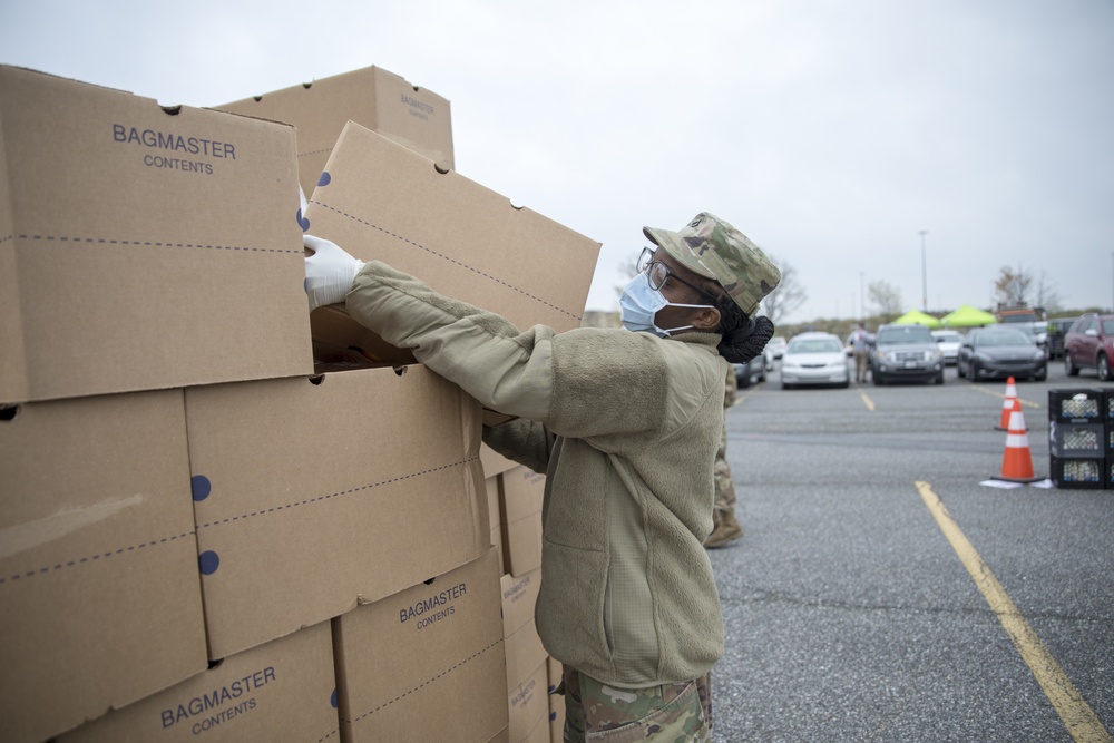 Delaware National Guard assists Food Bank of Delaware