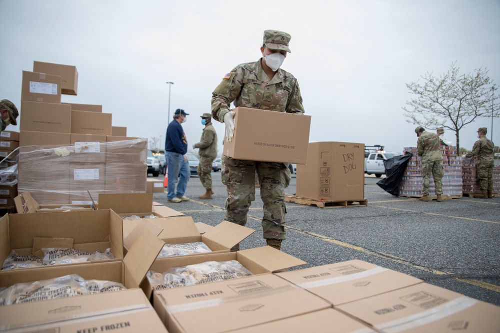 Delaware National Guard assists Food Bank of Delaware