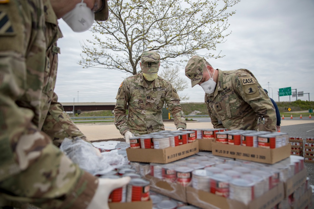 Delaware National Guard assists Food Bank of Delaware