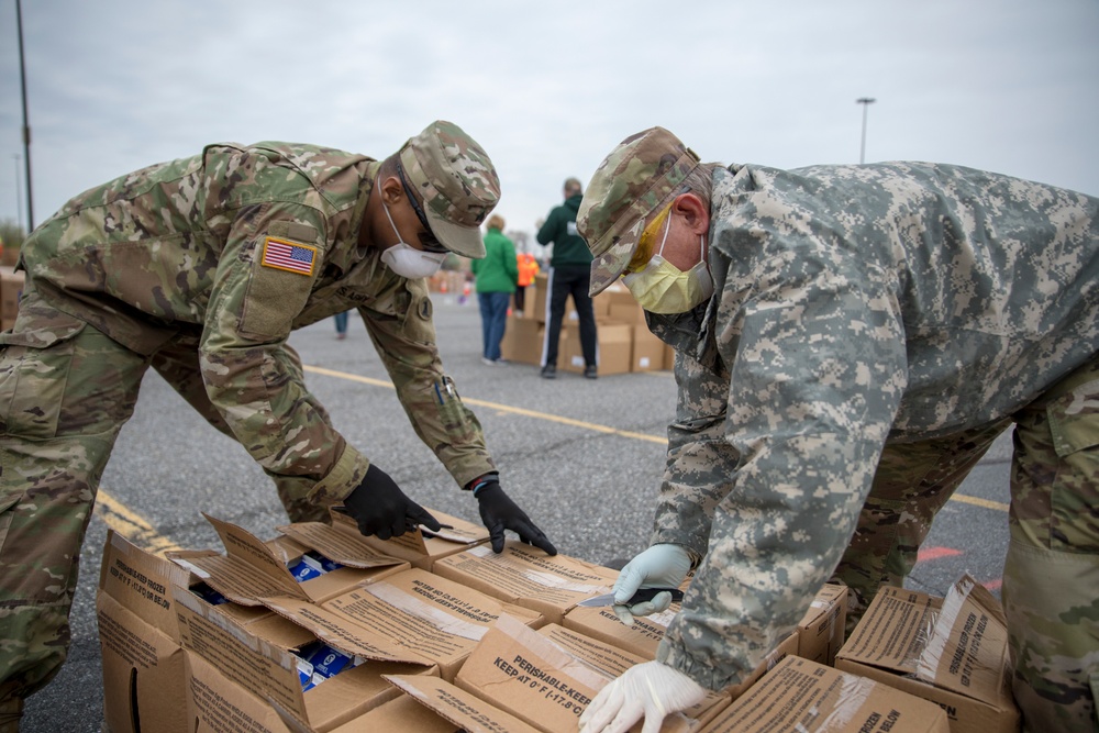 Delaware National Guard assists Food Bank of Delaware