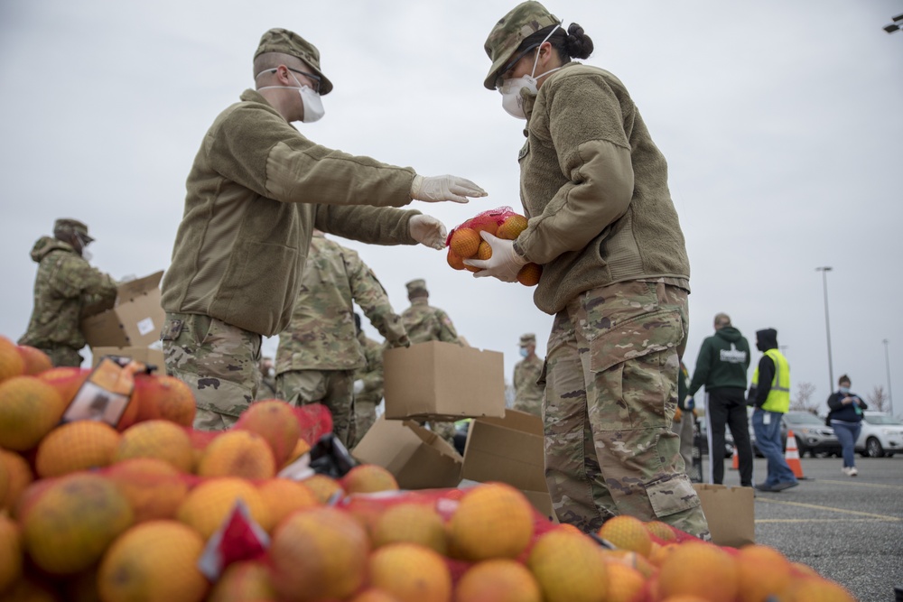 Delaware National Guard assists Food Bank of Delaware