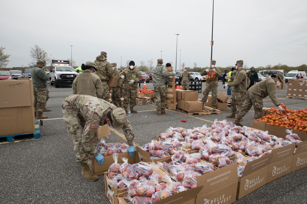 Delaware National Guard assists Food Bank of Delaware