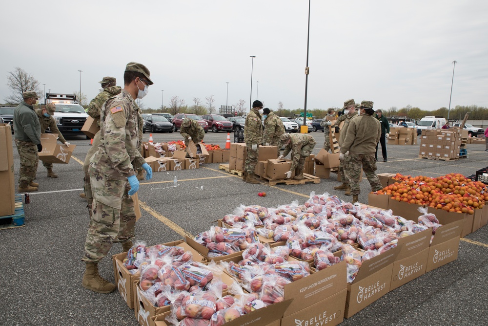 Delaware National Guard assists Food Bank of Delaware