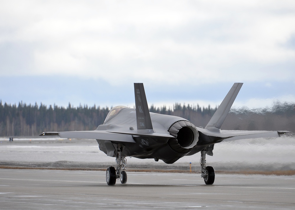 First two F-35A Lightning II aircraft arrive at Eielson