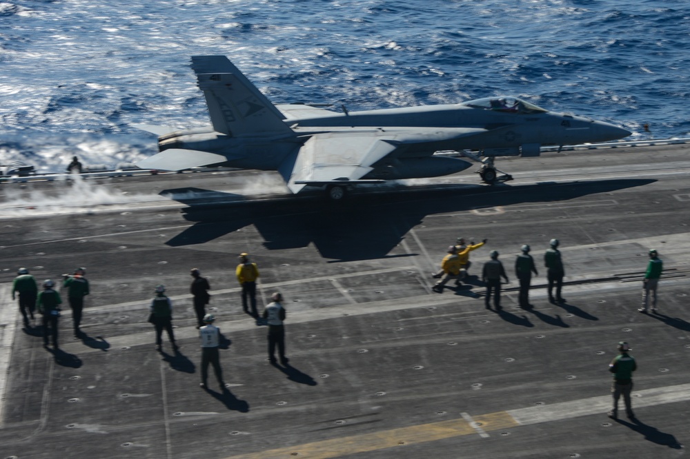 USS Harry S. Truman (CVN 75) transits the Atlantic Ocean