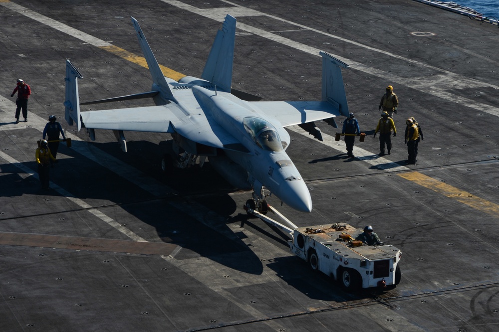 USS Harry S. Truman (CVN 75) transits the Atlantic Ocean