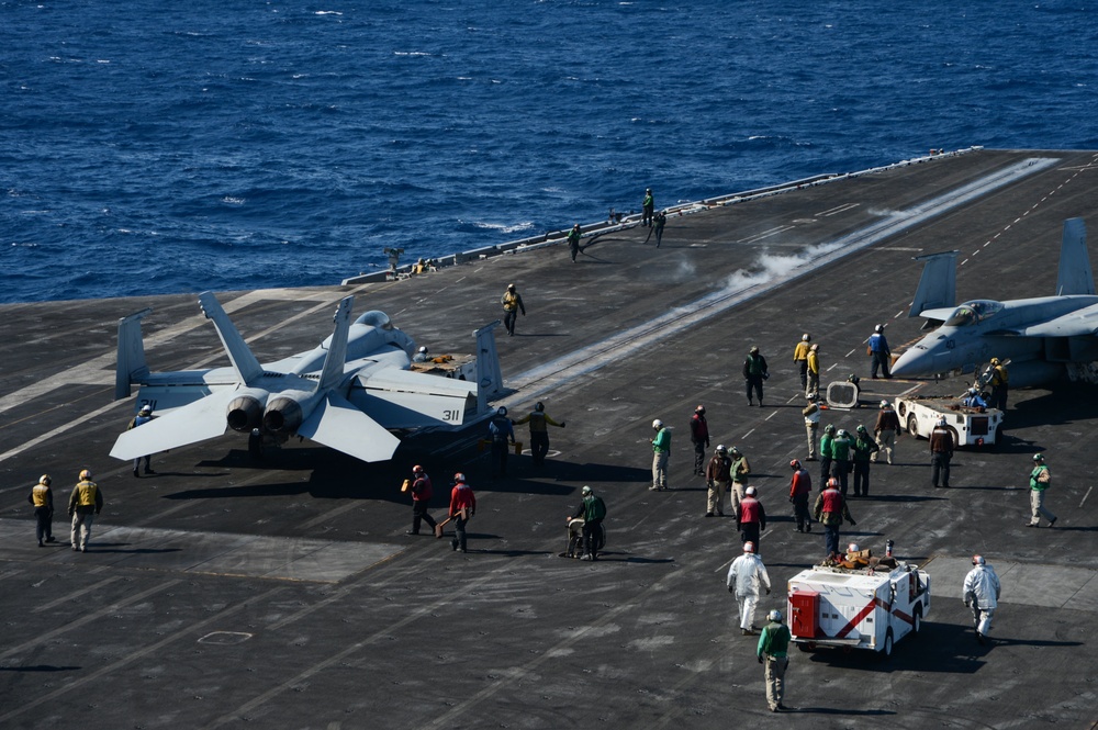 USS Harry S. Truman (CVN 75) transits the Atlantic Ocean