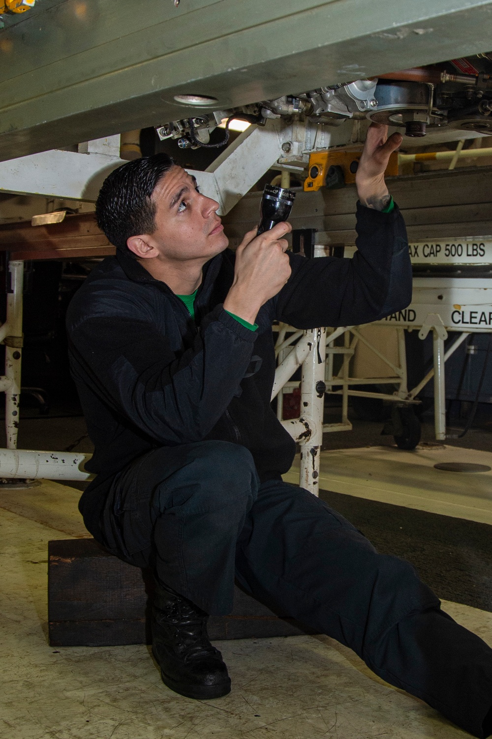 USS Harry S. Truman (CVN 75) transits the Atlantic Ocean