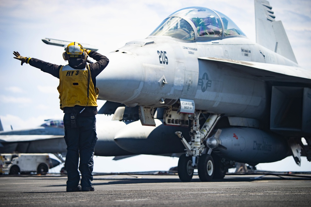 USS Harry S. Truman (CVN 75) transits the Atlantic Ocean