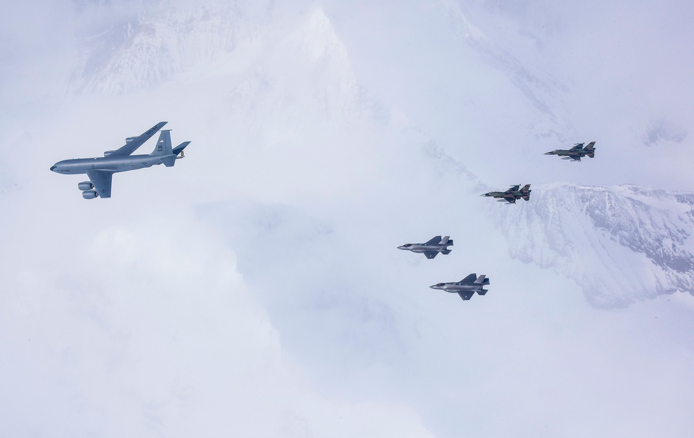 F-35s join Alaskan airpower team