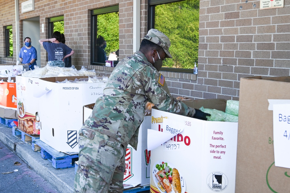 South Carolina National Guard assists food bank in support of COVID-19 response efforts