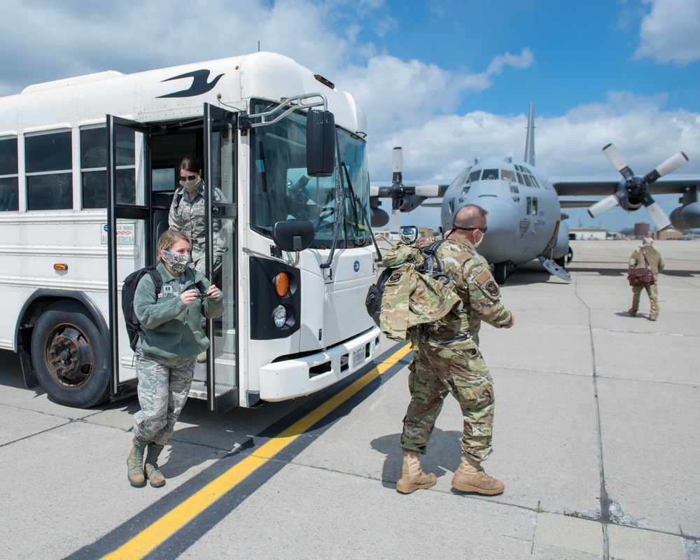 914th ASTS Nurses deploy to battle COVID-19