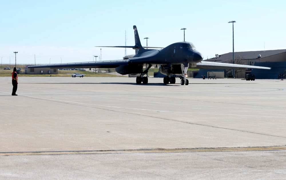 US, Japan bomber-fighter integration demonstrates dynamic force employment