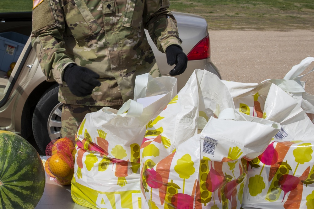 Nebraska Soldiers support food bank operations in David City