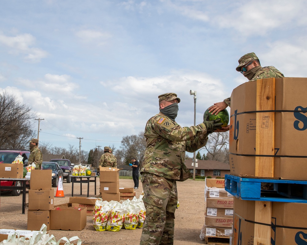 Nebraska Soldiers support food bank operations in David City