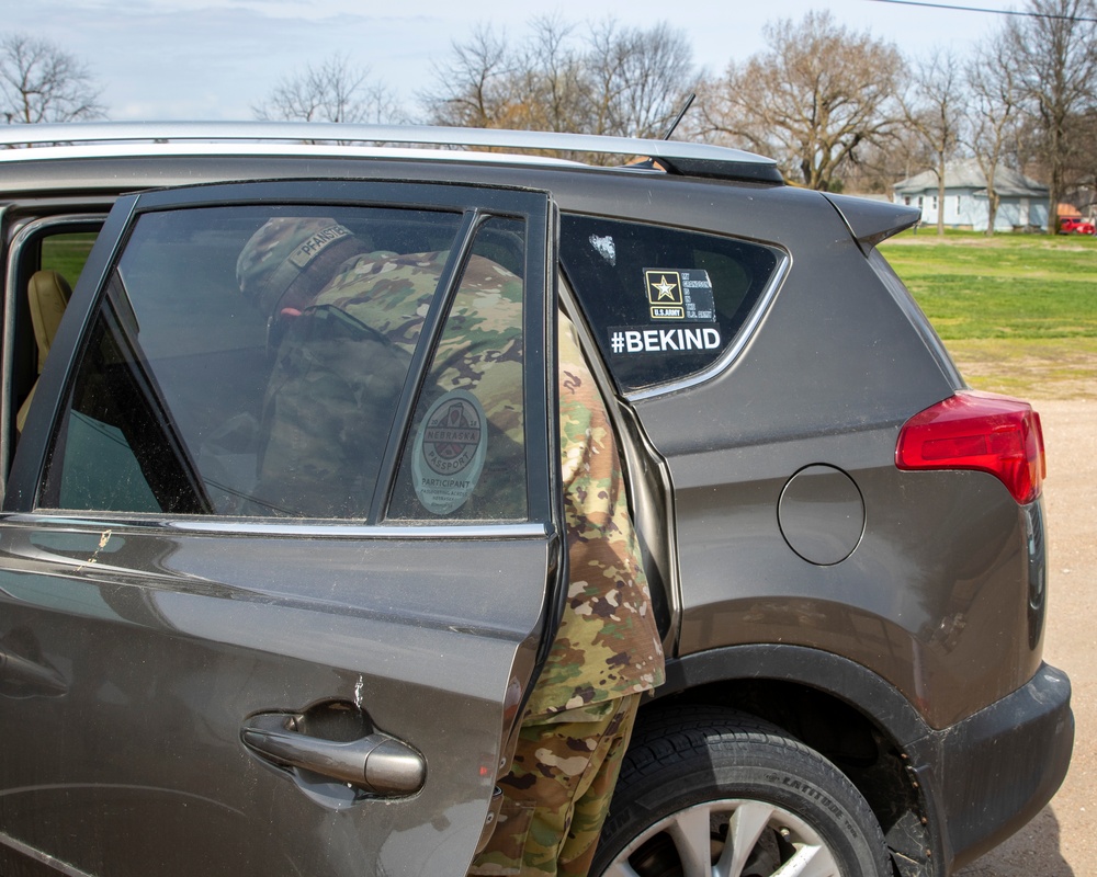 Nebraska Soldiers support food bank operations in David City