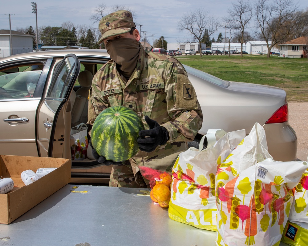 Nebraska Soldiers support food bank operations in David City