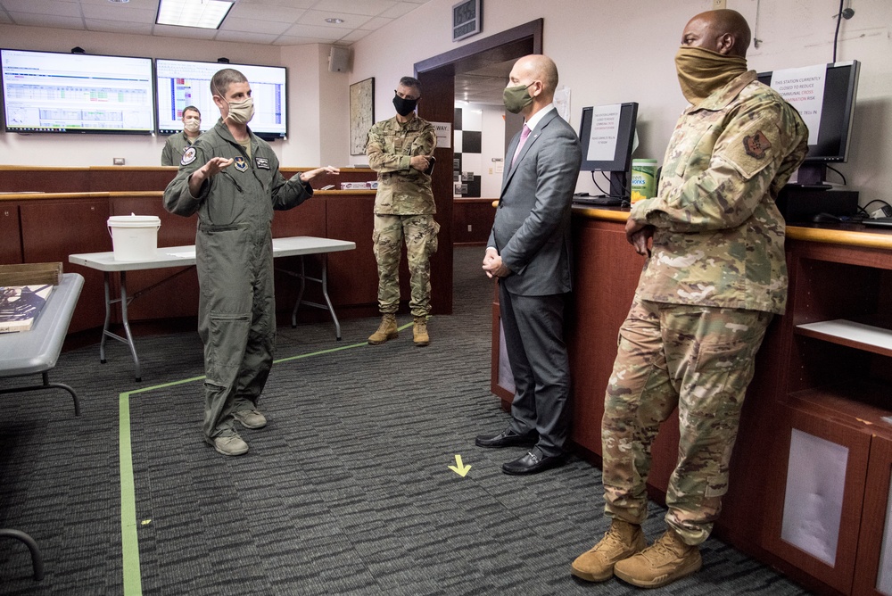 USECAF and CMSAF Visit JBSA