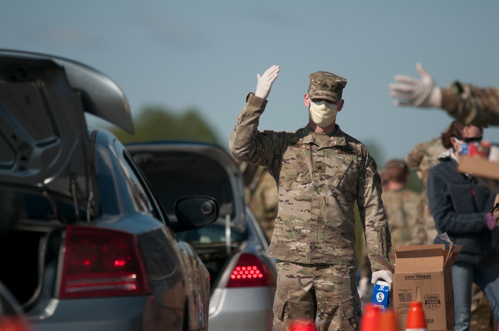Delaware National Guard assists Food Bank of Delaware
