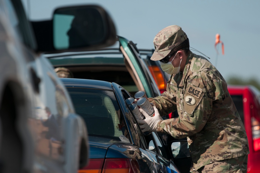 Delaware National Guard assists Food Bank of Delaware