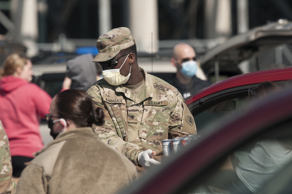 Delaware National Guard assists Food Bank of Delaware
