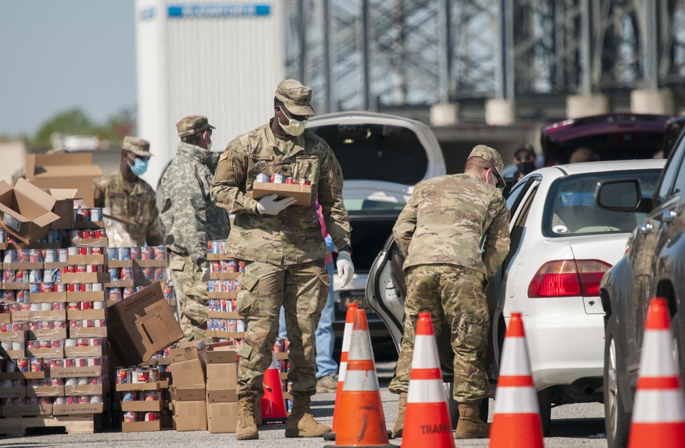 Delaware National Guard assists Food Bank of Delaware