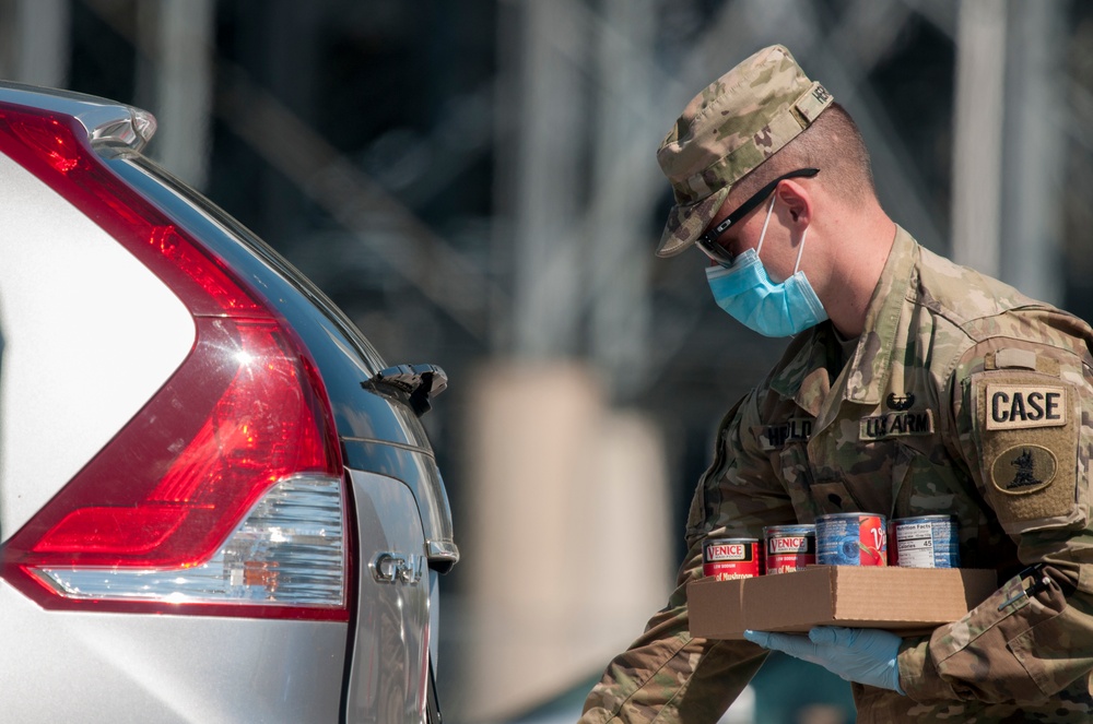 Delaware National Guard assists Food Bank of Delaware