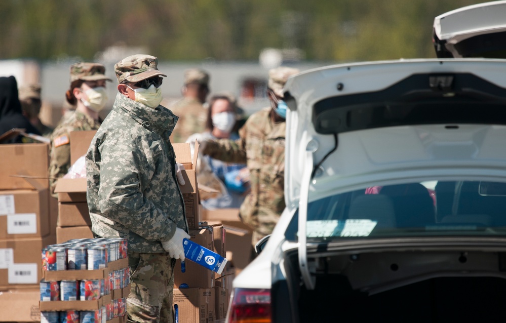 Delaware National Guard assists Food Bank of Delaware