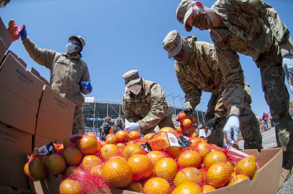Delaware National Guard assists Food Bank of Delaware