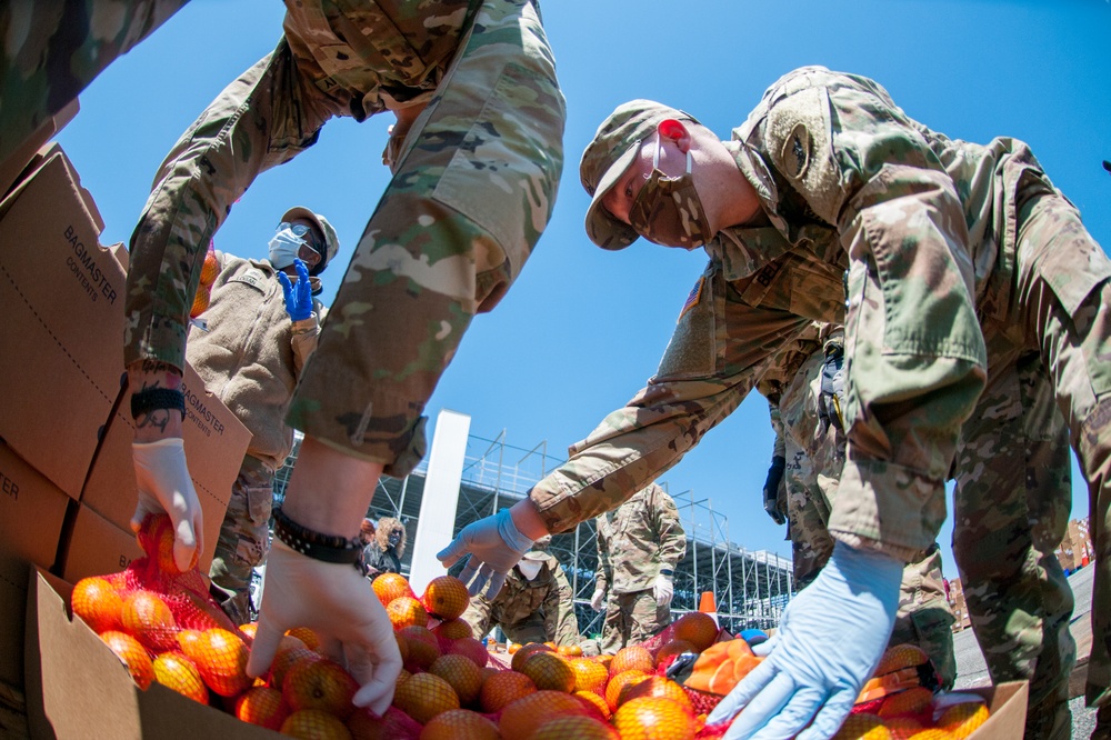 Delaware National Guard assists Food Bank of Delaware