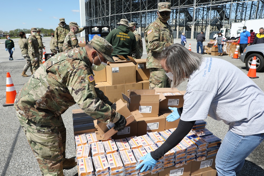 Delaware National Guard assists Food Bank of Delaware