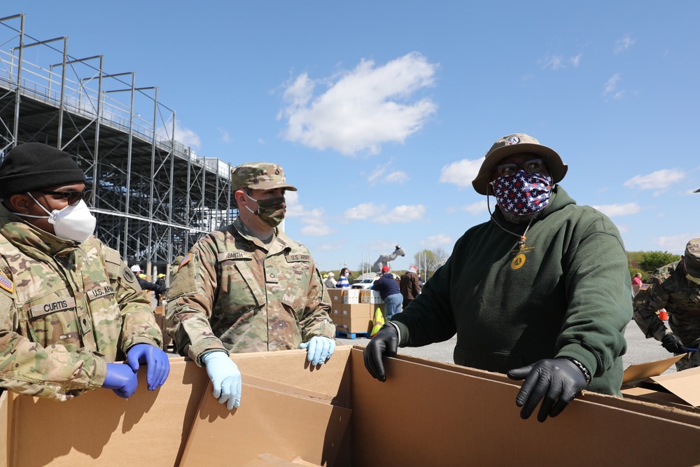 Delaware National Guard assists Food Bank of Delaware