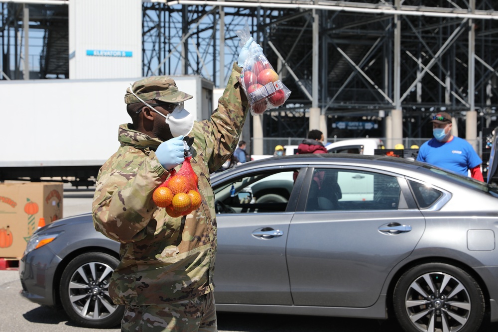 Delaware National Guard assists Food Bank of Delaware