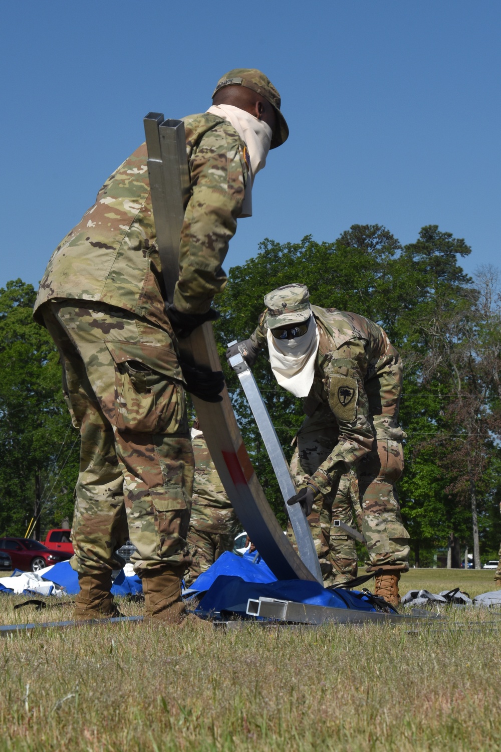 South Carolina National Guard trains with SCDHEC on deployable medical shelters