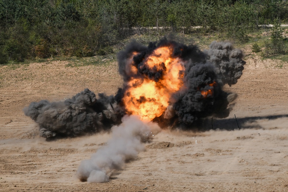 2/1 CAV at demo range