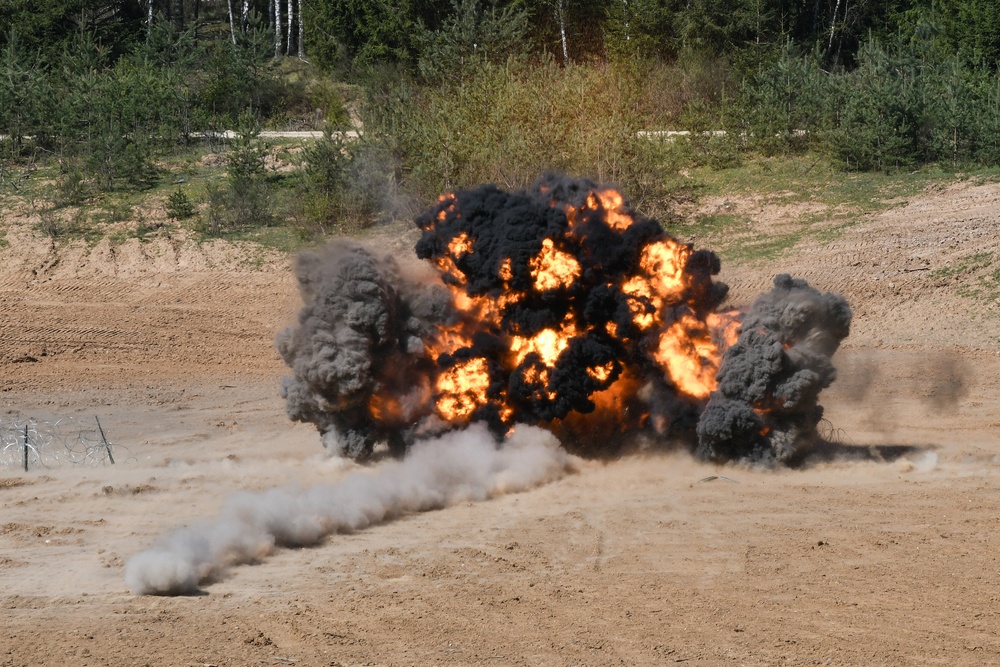 2/1 CAV at demo range